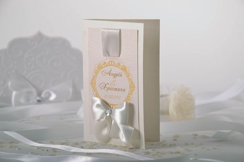 Schöne Hochzeit-Einladungskarte - MADEheart.com