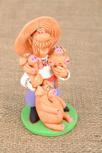 Figurine Cosaque avec truie et petits cochonnets - MADEheart.com