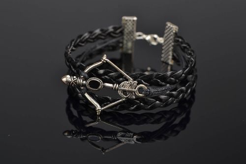Schwarzes Armband aus Leder - MADEheart.com