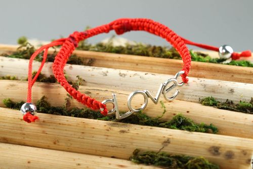 Handmade Damen Accessoire exklusiver Schmuck rotes Armband Geschenk für Frauen - MADEheart.com
