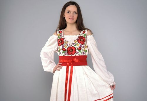 Linen clothing ensemble in ethnic style - MADEheart.com