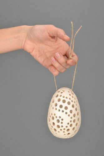 Ovo branco de argila pingente de cerâmica de interior - MADEheart.com