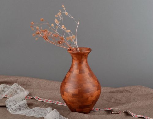 Florero de madera hecha en tecnología de segmentos - MADEheart.com