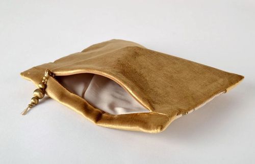 Trousse à maquillage en tissu dorée pochette - MADEheart.com