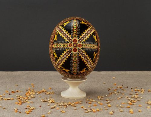Pysanka made of ostrich egg - MADEheart.com