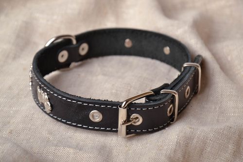 Collier chien en cuir noir avec rivets - MADEheart.com