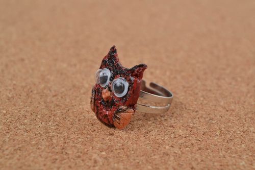 Handmade jewelry ring with metal basis and polymer clay painted owl - MADEheart.com