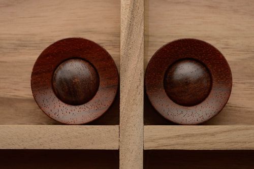 Piercing plugs faits main originaux en bois accessoires marron ronds 33 mm - MADEheart.com