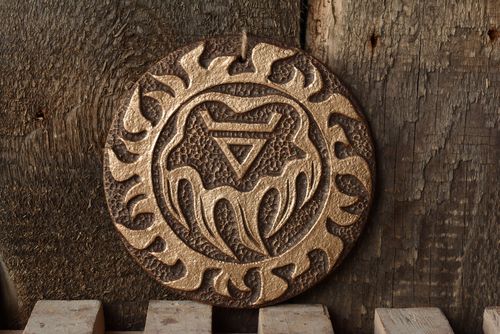Amuleto de cerâmica Veles - MADEheart.com