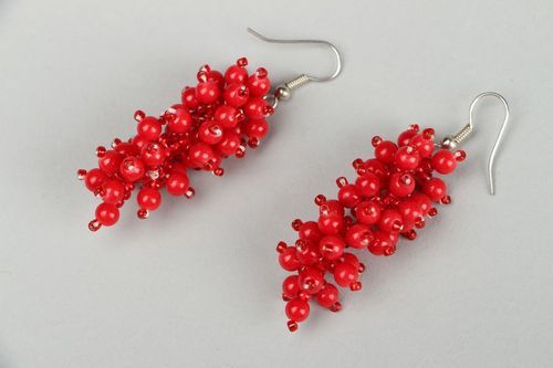 Rote Ohrringe mit Korallen und Glasperlen - MADEheart.com