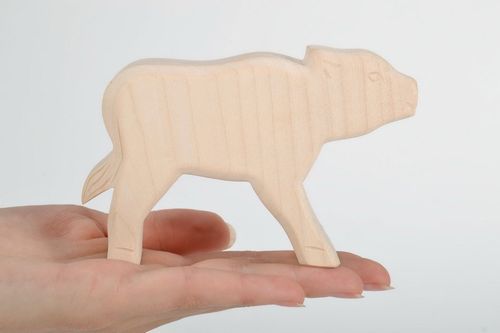 Figurine en bois Veau faite main - MADEheart.com