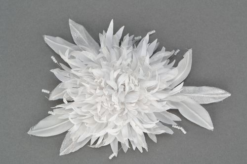 Fleur artificielle faite main pour mariage Nymphe blanche - MADEheart.com