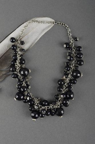 Collier tendance Bijou fait main chaîne perles à facettes noires Cadeau femme - MADEheart.com