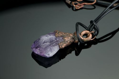 Copper pendant with amethyst - MADEheart.com