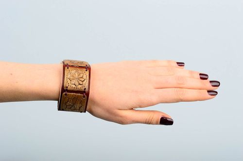Beautiful handmade leather bracelet wrist bracelet designs costume jewelry - MADEheart.com