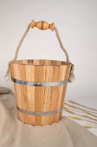 Balde de madera hecho a mano accesorio para sauna regalo original para amigo - MADEheart.com