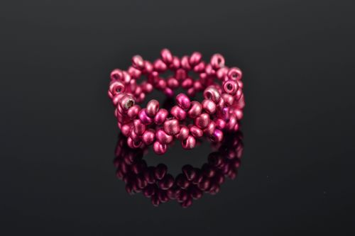 Bright purple woven seed bead ring - MADEheart.com