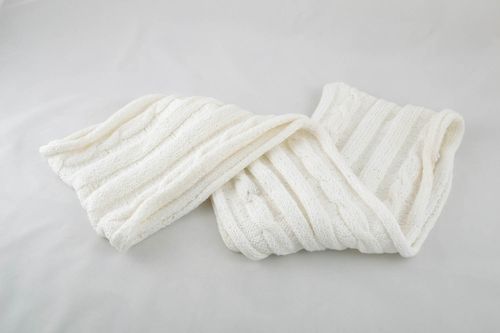 Warm white scarf - MADEheart.com