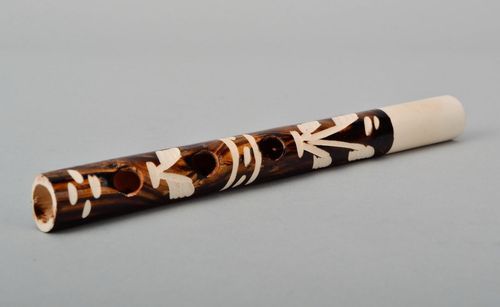 Piffero di legno fatto a mano strumento musicale di legno fischietto di legno - MADEheart.com