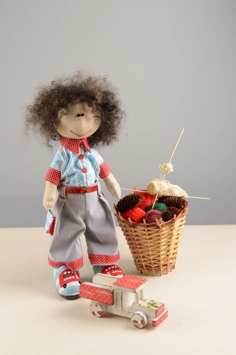Авторская тканевая кукла из льна ручной работы дизайнерская в виде мальчика - MADEheart.com