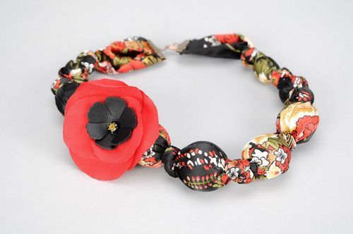 Beads made of silk and wood Red Poppy - MADEheart.com