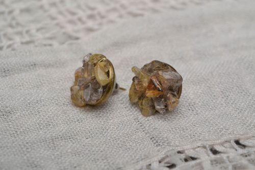 Brincos-cravos de quartzo artesanais - MADEheart.com