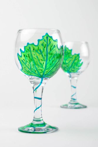 Bemaltes Glas handgemachtes Geschirr Trinkglas farbig Glas mit Fuß 250 ml grell - MADEheart.com
