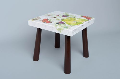 Wooden stool painted with acrylics - MADEheart.com