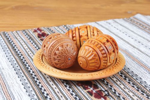 Ovos artesanais de madeira - MADEheart.com