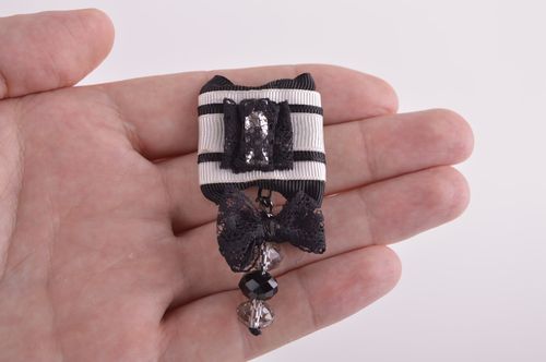 Stylish handmade ribbon brooch jewelry textile brooch pin fashion tips for girls - MADEheart.com