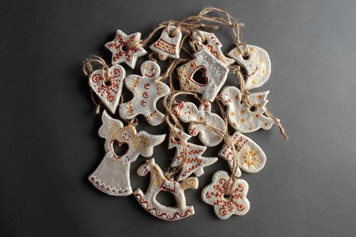 Addobbi natalizi in pasta di sale fatti a mano decorazioni da appendere 14 pezzi - MADEheart.com