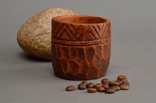 Gobelet en céramique fait main original ethnique vaisselle pratique marron - MADEheart.com