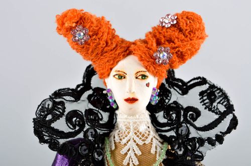 Muñeca artesanal con vestido lujoso regalo personalizado elemento decorativo - MADEheart.com