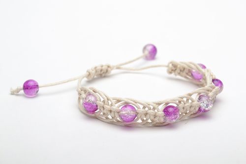 Bracelet en verre lilas et cordelette blanche cirée étroit fait main pour femme  - MADEheart.com
