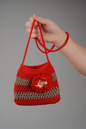 La bolsa tejida a ganchillo para niña - MADEheart.com