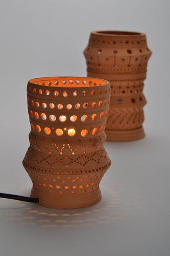 Lâmpada decorativa artesanal de mesa feita de barro - MADEheart.com