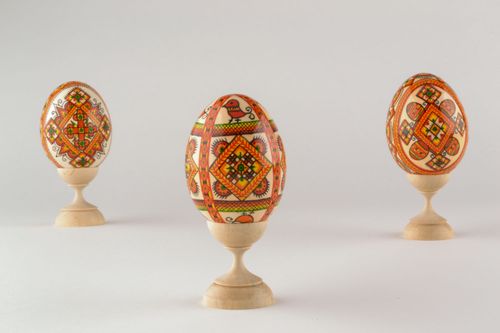 Huevo decorativo artesanal - MADEheart.com