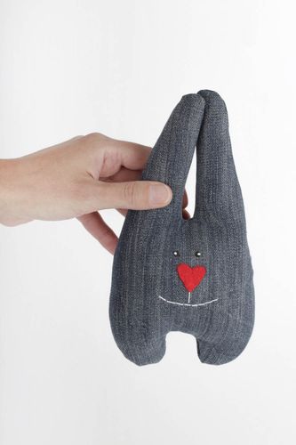 Peluche faite main Jouet enfant Cadeau original tissu jean molleton design - MADEheart.com