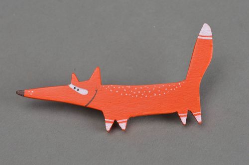 Künstlerische Brosche Fuchs aus Holz klein mit Nadel interessant lustig handmade - MADEheart.com