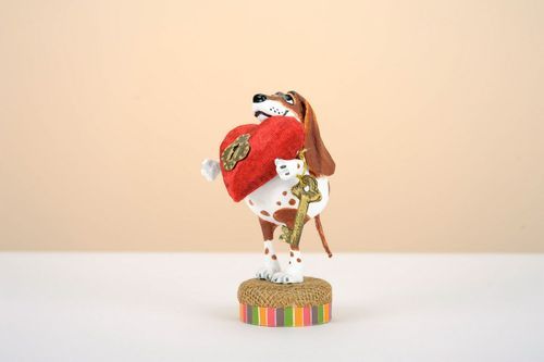 Statuette Doggy with heart - MADEheart.com