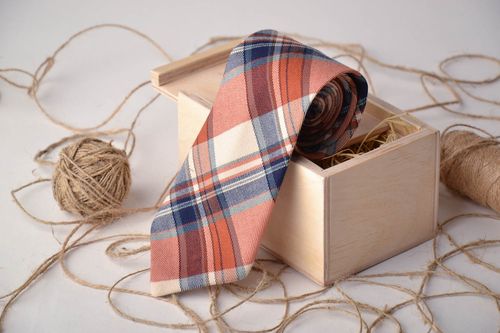Cravatta dautore fatta a mano accessorio originale di stoffa da uomo - MADEheart.com