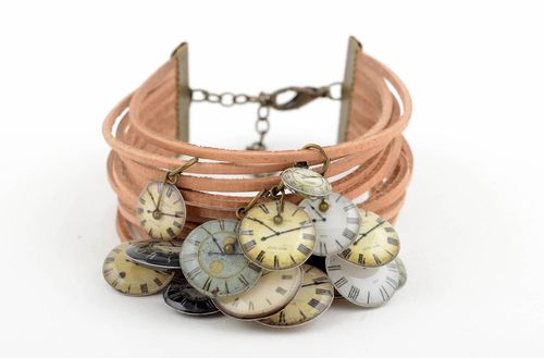 Handmade Leder Armband Designer Schmuck Frauen Accessoire modisch elegant beige - MADEheart.com