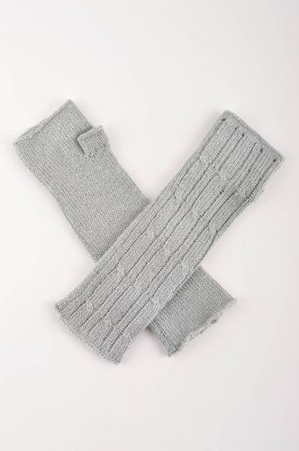 Mitones tejidos hechos a mano grises elegantes accesorio de moda ropa femenina - MADEheart.com