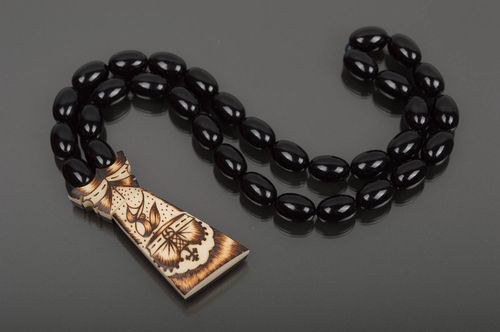 Chapelet accessoire fait main Bijou religieux noir ébonite os Cadeau original - MADEheart.com