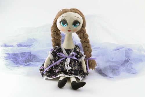 Boneca artesanal bonita - MADEheart.com