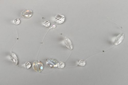 Collier original de créateur luxueux perles en verre et plastique fait main - MADEheart.com