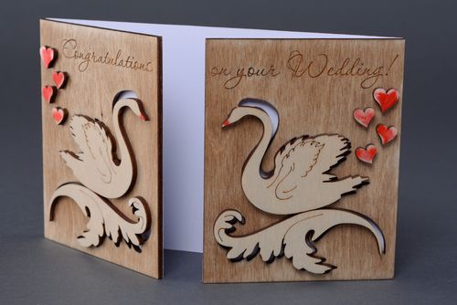 Postal de madera artesanal contrachapada de boda - MADEheart.com