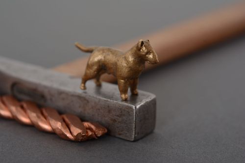 Figurilla de bronce Bullterrier - MADEheart.com
