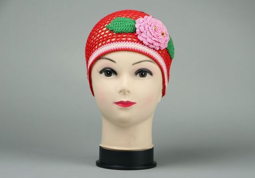 Bonnet dété rouge tricoté au crochet  - MADEheart.com