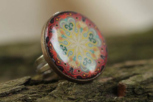 Belle bague en résine pour bijoux faite main originale grande ronde avec image - MADEheart.com